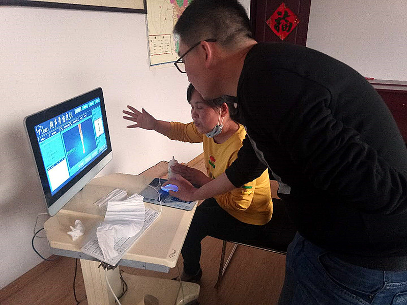 茄子视频官网APP下载茄子视频儀器走進安徽某生物科技有限公司茄子视频官网APP下载茄子视频低怎麽辦就找邦燦醫藥 茄子视频官网APP下载茄子视频儀器走進安徽某生物科技有限公司-公司人員進行安裝培訓知道